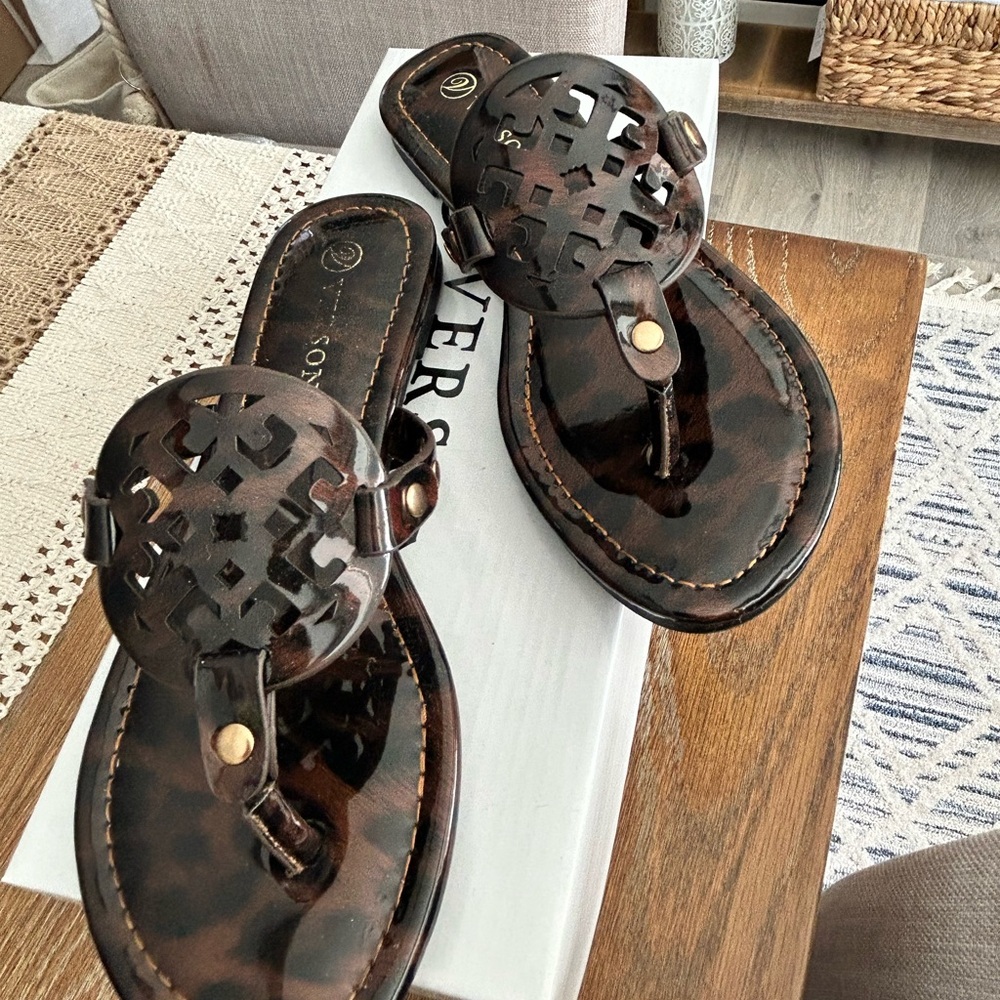 Inspired TB Dark Brown Leather Sandals
